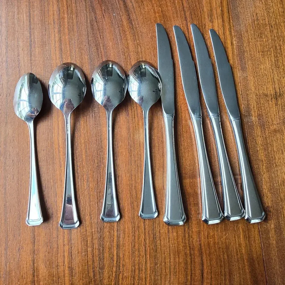 Oneida Silver Maestro St Leger Flatware Set 8 Pc Knives Spoons Stainless Steel